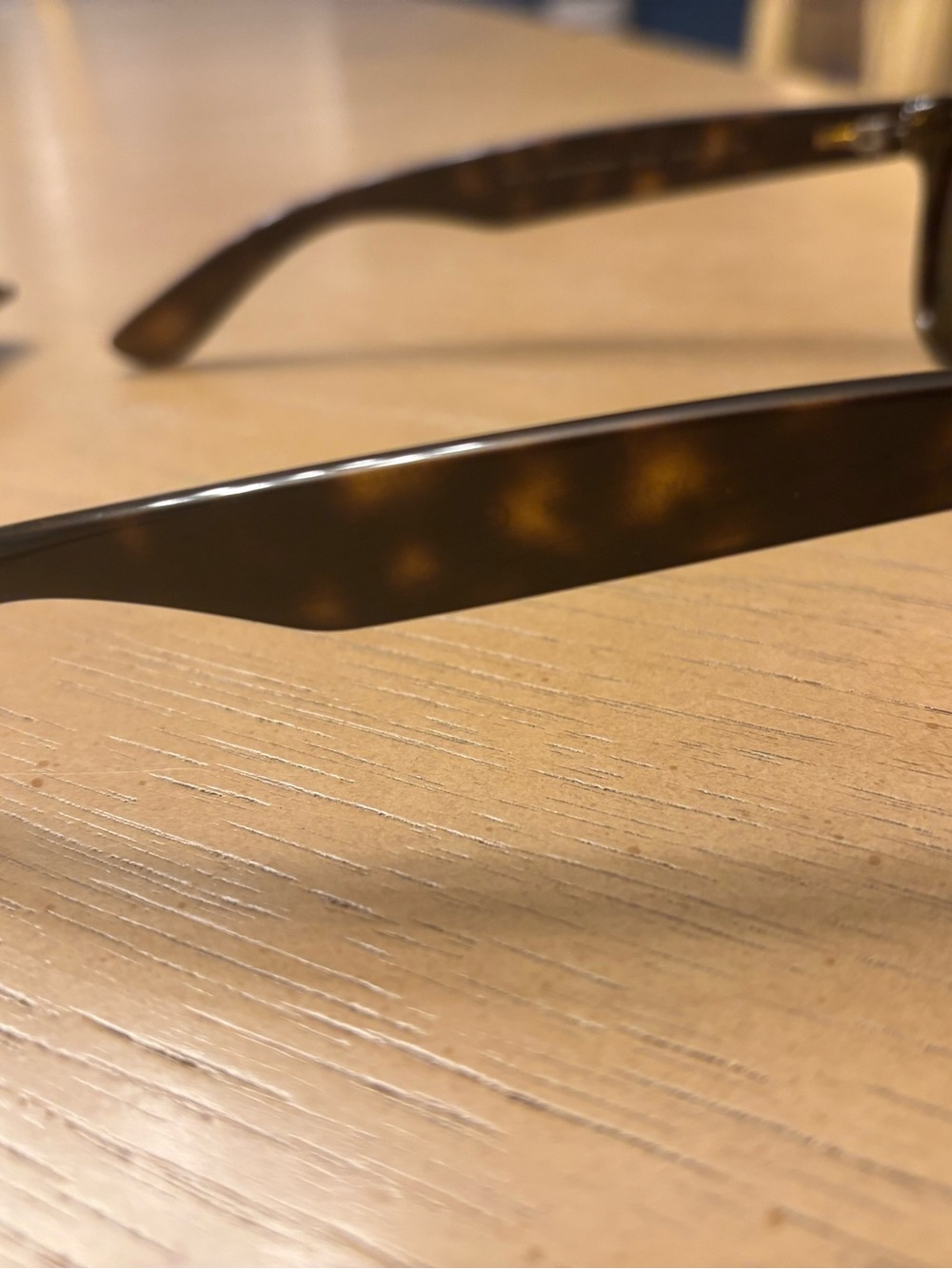 Ray-Ban Women NEW 2132 Sunglasses - Tortoise Frame & Polarized Green Lenses - Picture 4 of 7